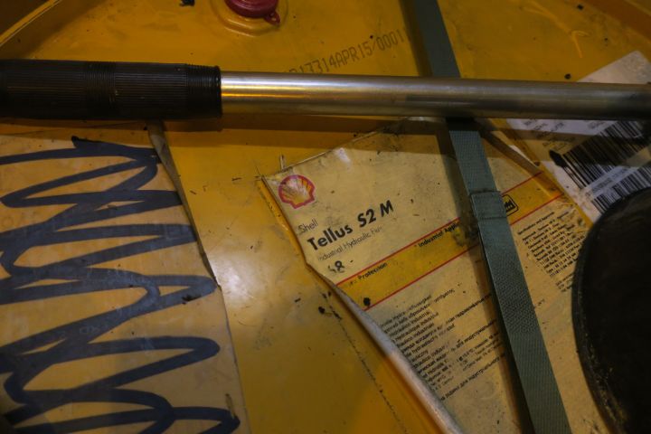 481354-2 Oilfat Shell Tellus S2 M68 Hydraulic Oil