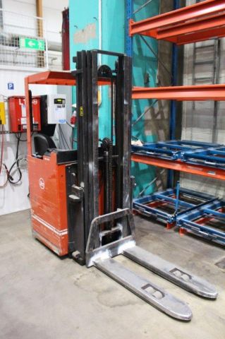 482391-1 Sittstaplare BT (8500 tim)