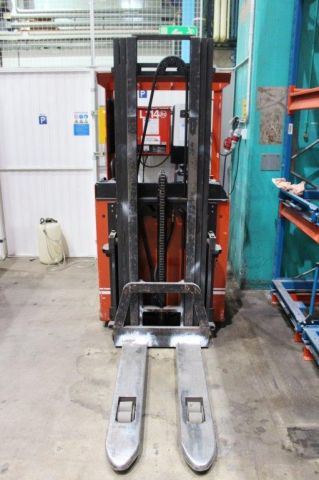 482391-2 Sittstaplare BT (8500 tim)