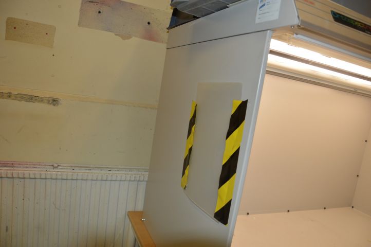 481764-4 Light cabinets 2850, 6500, 4000 K and UV light