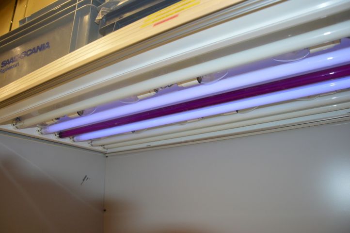 481764-1 Light cabinets 2850, 6500, 4000 K and UV light