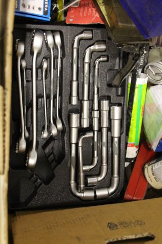 468486-8 Pall med verktyg och biltillbehör