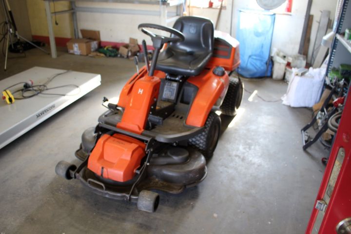 482625-2 Åkgräsklippare Husqvarna R216 AWD -2012