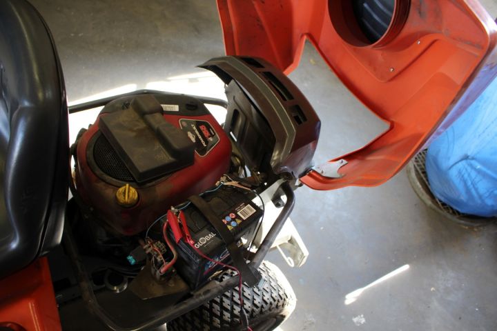 482625-6 Åkgräsklippare Husqvarna R216 AWD -2012