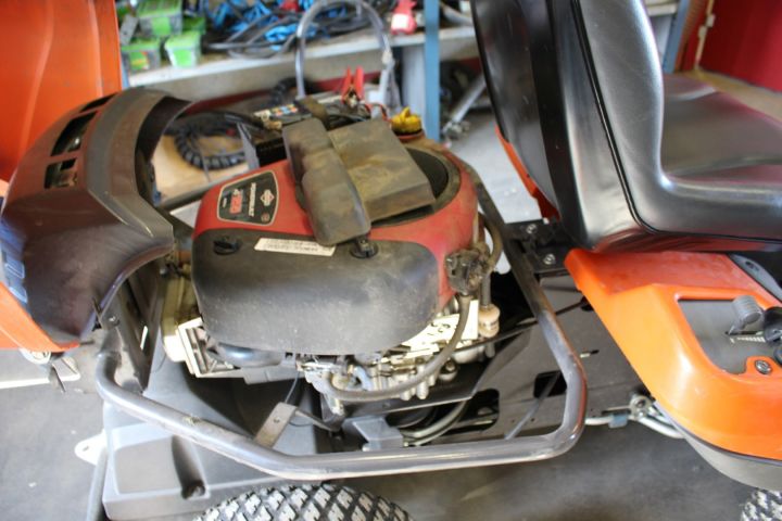 482625-7 Åkgräsklippare Husqvarna R216 AWD -2012