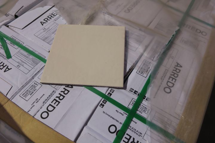 482646-2 Klinker i Unicolor Ivory Matt 98x98 dot, 27pkt ca 39m2 (New)