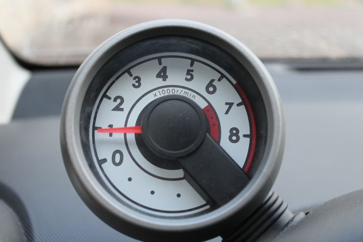 433665-8 Citroën C1 5-door 1.0 Automatic, 69hp, 2012