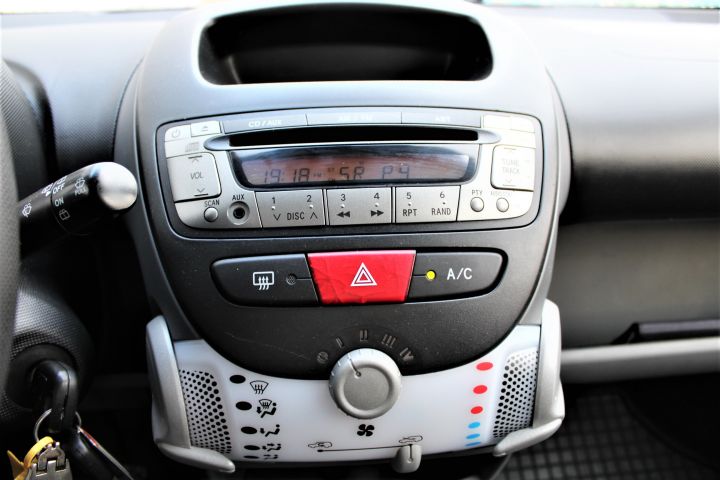 433665-9 Citroën C1 5-door 1.0 Automatic, 69hp, 2012