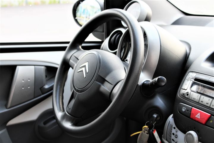 433665-22 Citroën C1 5-door 1.0 Automatic, 69hp, 2012