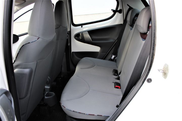 433665-30 Citroën C1 5-door 1.0 Automatic, 69hp, 2012