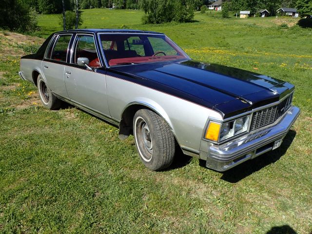 465559-5 Chevrolet Caprice Classic -79 Reg No: KAT999