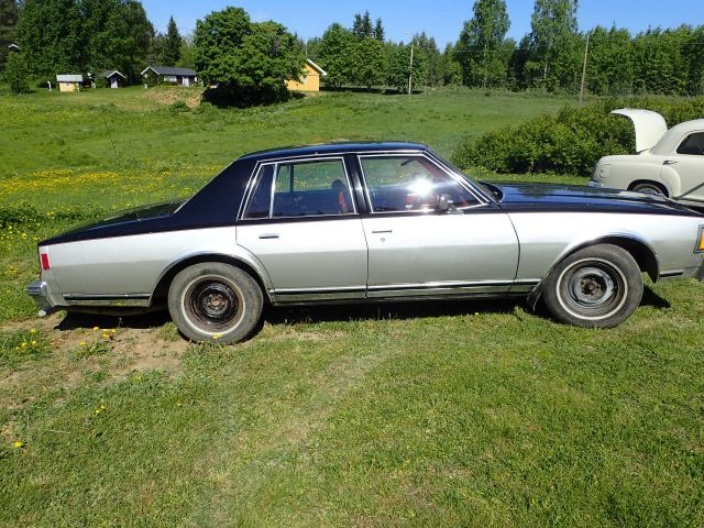 465559-6 Chevrolet Caprice Classic -79 Reg No: KAT999