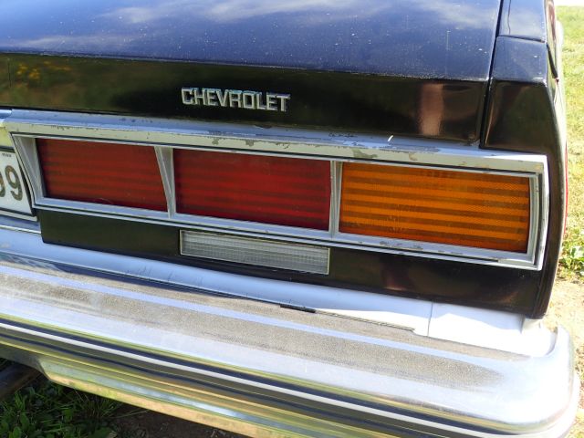 465559-33 Chevrolet Caprice Classic -79 Reg No: KAT999