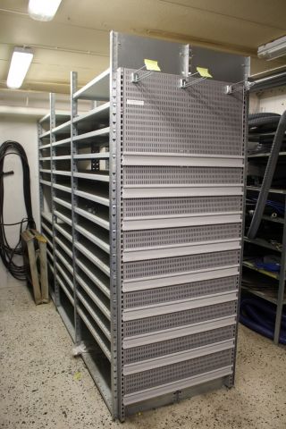 482862-1 Lagerhyllor i stål 14 sektioner Gemo 2006