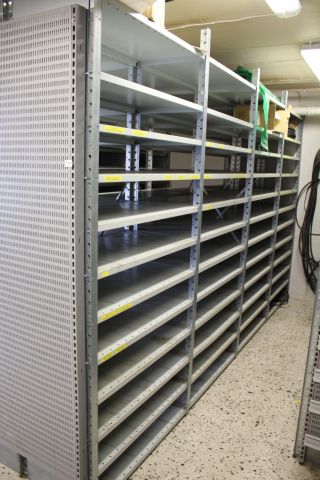 482862-2 Lagerhyllor i stål 14 sektioner Gemo 2006