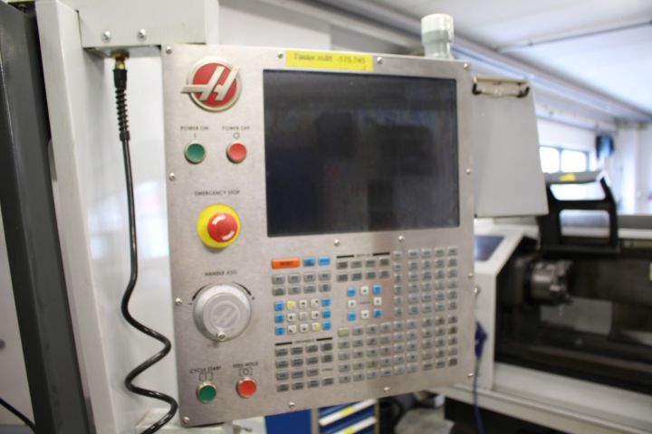482908-5 CNC-controlled mill HAAS TM2P-10 (Gothenburg)