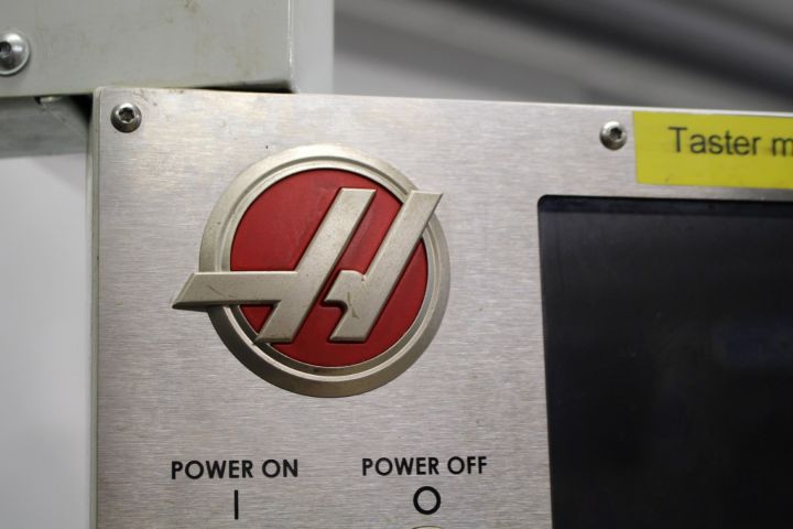 482908-6 CNC-controlled mill HAAS TM2P-10 (Gothenburg)