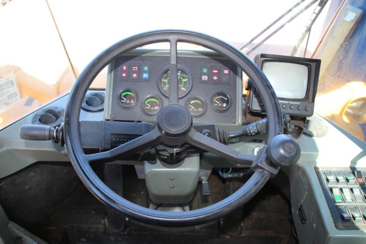 482141-28 Wheel loader Hyundai HL 750 -2000