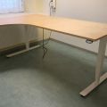469440-1 Desk, raised and lowered, efg