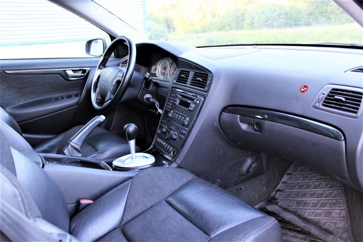 433678-7 Volvo V70 D5 185hk Kinetic 7-seater -06