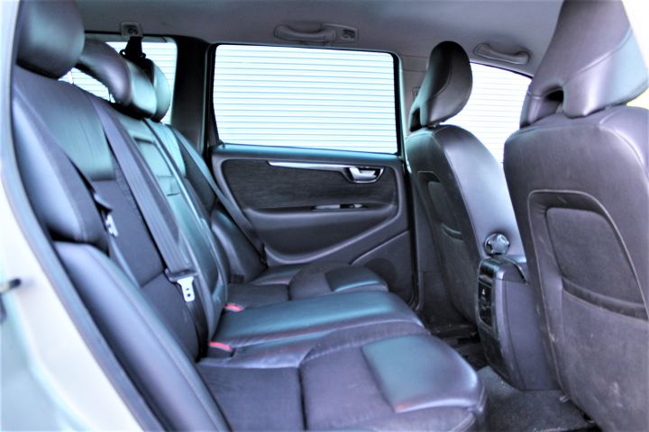 433678-8 Volvo V70 D5 185hk Kinetic 7-seater -06