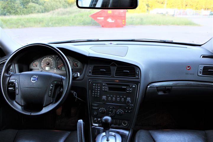 433678-9 Volvo V70 D5 185hk Kinetic 7-seater -06