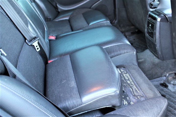 433678-11 Volvo V70 D5 185hk Kinetic 7-seater -06