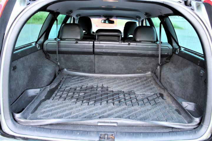 433678-12 Volvo V70 D5 185hk Kinetic 7-seater -06