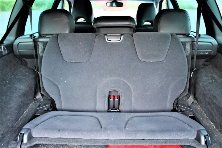 433678-13 Volvo V70 D5 185hk Kinetic 7-seater -06