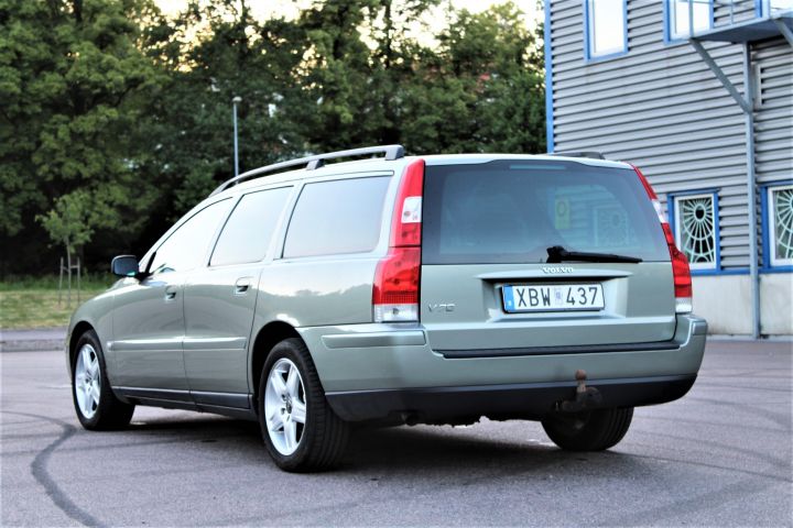 433678-18 Volvo V70 D5 185hk Kinetic 7-seater -06