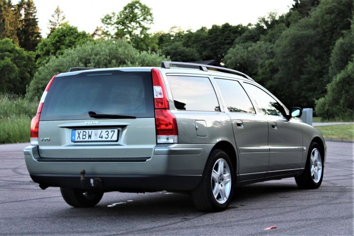 433678-19 Volvo V70 D5 185hk Kinetic 7-seater -06