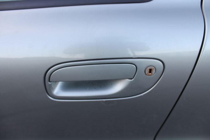 433678-23 Volvo V70 D5 185hk Kinetic 7-seater -06