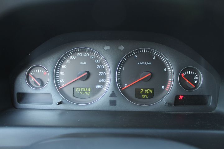 433678-24 Volvo V70 D5 185hk Kinetic 7-seater -06