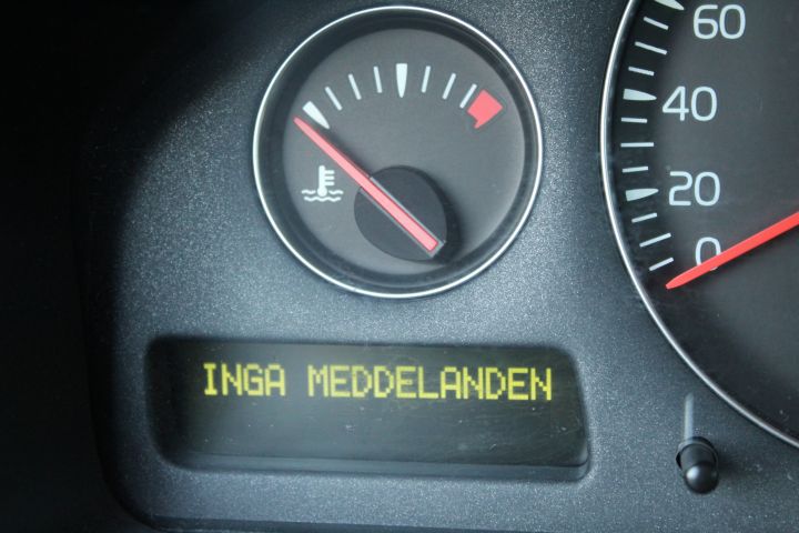 433678-25 Volvo V70 D5 185hk Kinetic 7-seater -06