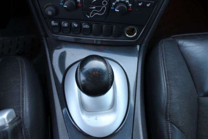 433678-27 Volvo V70 D5 185hk Kinetic 7-seater -06