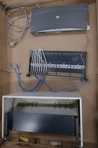 483746-2 Network switch HP Procurve 2524 with accessories