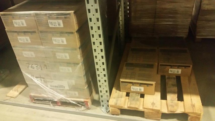 484842-18 Stort parti med DLW Flooring Linoleumgolv och tillhörande svetstråd