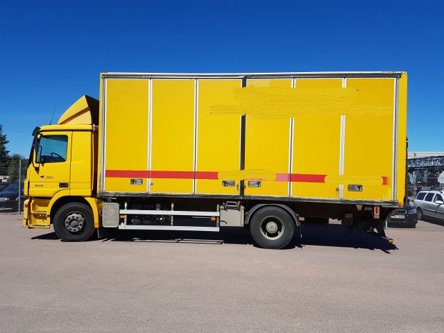 484992-1 Mercedes Actros 2004