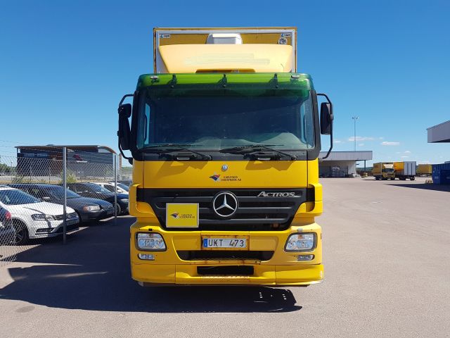 484992-3 Mercedes Actros 2004