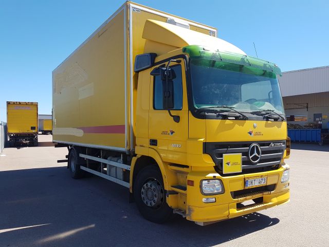 484992-4 Mercedes Actros 2004