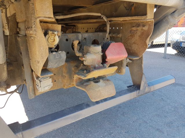 484992-8 Mercedes Actros 2004