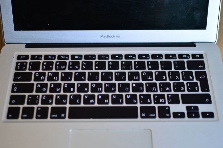 484930-3 Apple MacBook Air A1466, russian keyboard