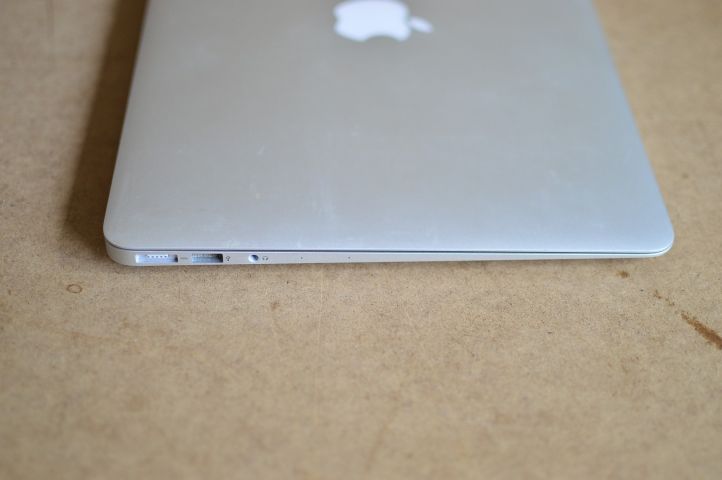 484930-4 Apple MacBook Air A1466, russian keyboard
