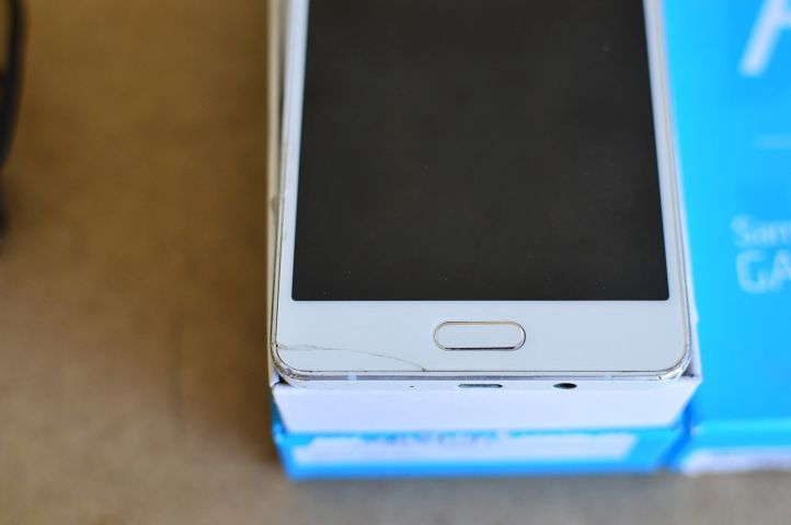 484943-3 Smartphone Samsung Galaxy A5, SMA500FU