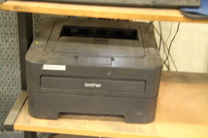 484102-2 Tunn klient, wifipuck, laserskrivare, skärm