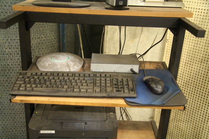 484102-3 Tunn klient, wifipuck, laserskrivare, skärm