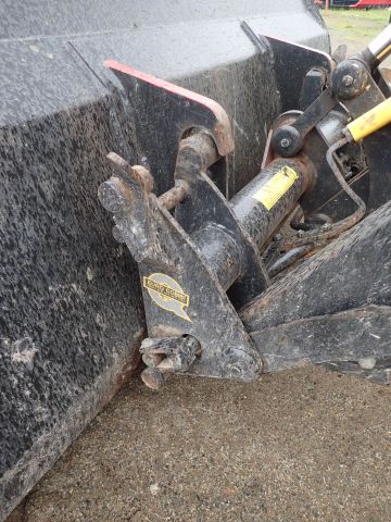 453297-71 BELARUS MTZ 562 Reg: HFO119