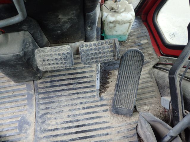 453297-89 BELARUS MTZ 562 Reg: HFO119