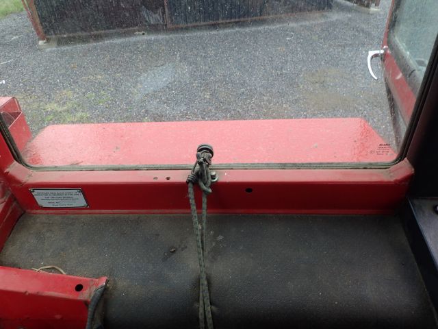 453297-96 BELARUS MTZ 562 Reg: HFO119