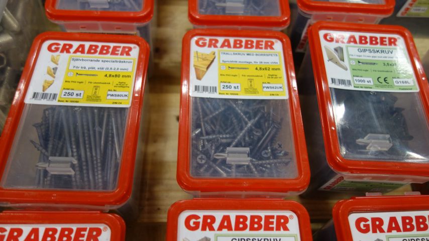 483813-8 Grabber and Essve Screw Assortment